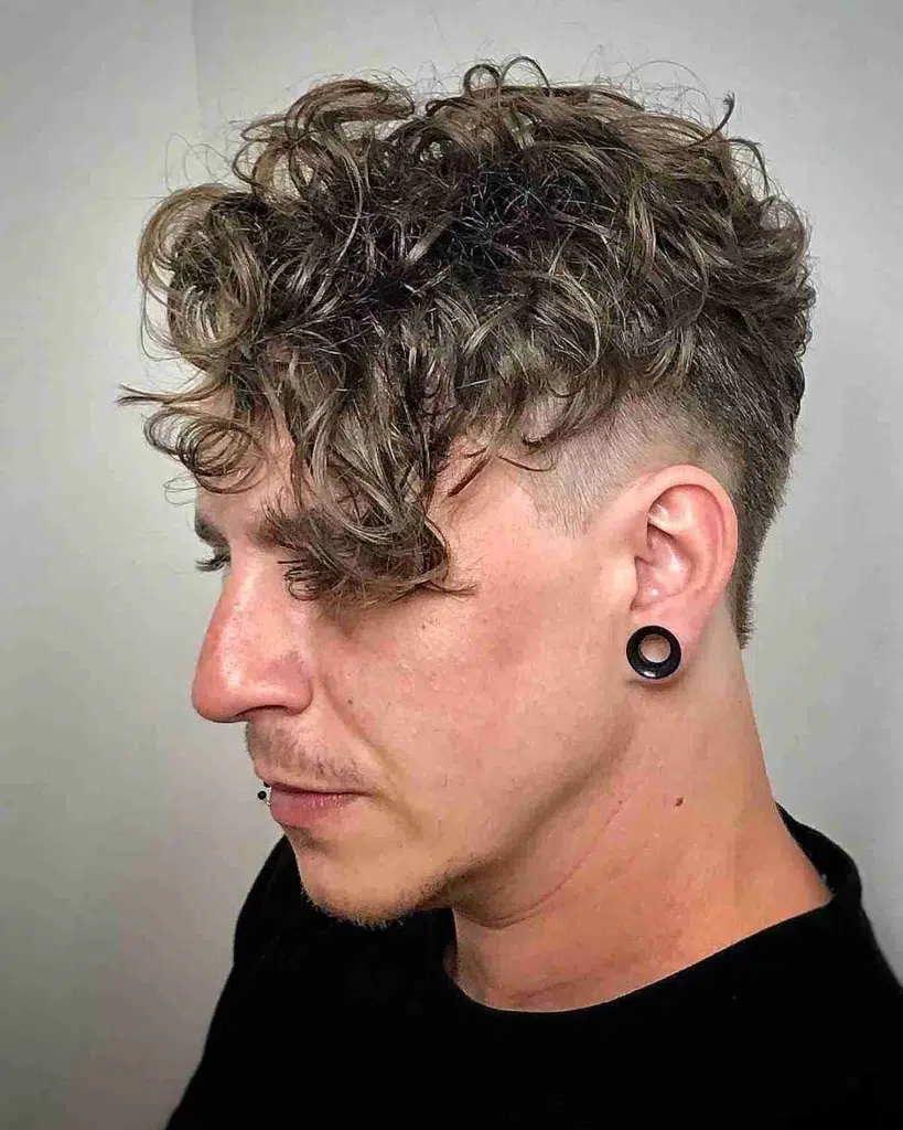 Short Curly Hairstyle Idea for Men