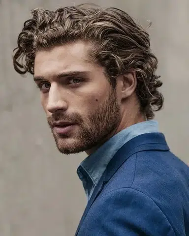 Wavy Hairstyle Idea for Men