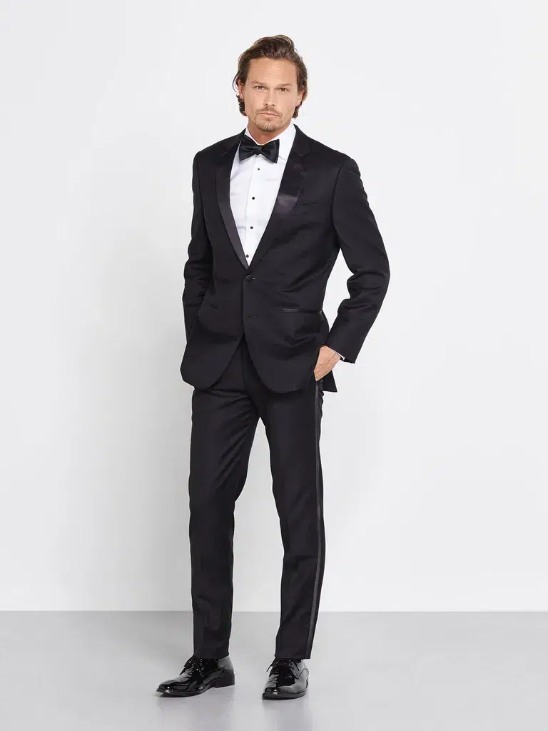 Fall Wedding Guest Outfit Idea for men