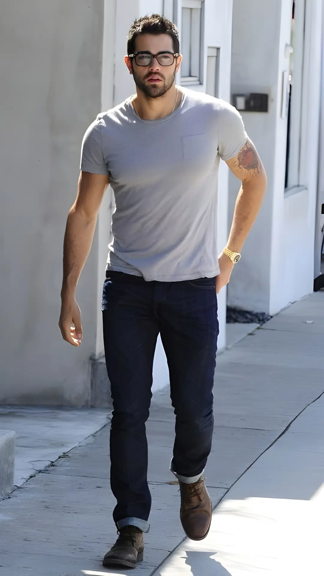 Men's Gray Outfit Idea
